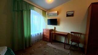 Гостиница Домик в Самаре Самара Номер стандарт с 1 двуспальной кроватью-3
